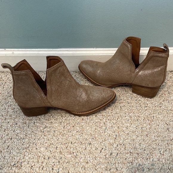 Diba True Stop Golden Metallic Leather Bootie size 8 - Picture 6 of 10